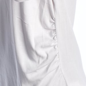 Modern maternity t-shirt with V-neck and long sleeves 719653 women