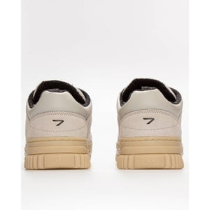 Hub Sneakers thrill