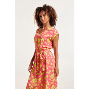 Smashed Lemon 24371 dames fuchsia jurk met allover lime bloemenprint |