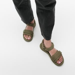 FitFlop Neo-d-hyker (xt) w/resistant adj. outdoor sandals