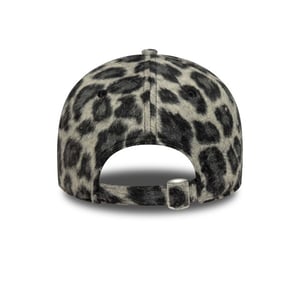 New Era female cosy animal 9forty pet -