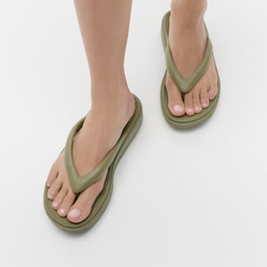 FitFlop Relieff recovery toe-post sandals