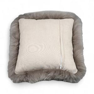 Äkta fårskinn taupe 40x40cm äkta ull enkelsidig kudde