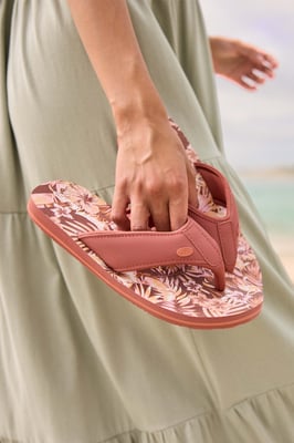 'Swish' Women's Flip Flops with Soft Padded Upper Straps Slip-on Beach Sandals Tan