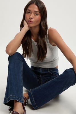 Mid Waist Y2K Bootcut Jean