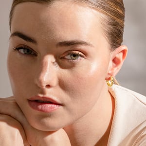 Luxenter Örhängen med Glansig Zirkonia 18K guldfinish - Lionvi