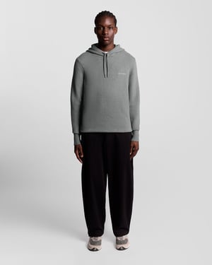 Lyle & Scott Stickad Hoodie med Manus - Grå