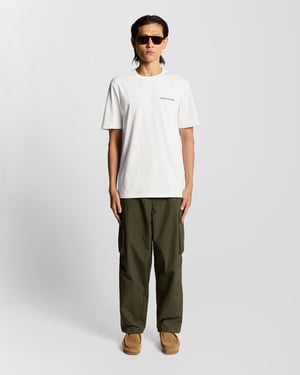Lyle & Scott Script Logo Bomull Crew Neck T-Shirt - Vit