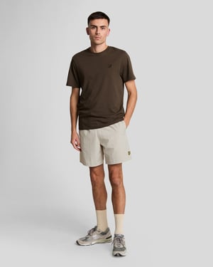 Lyle & Scott Enfärgade Badshorts - Sand