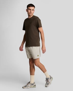 Lyle & Scott Enfärgade Badshorts - Sand