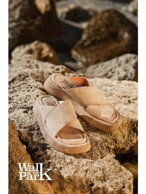 Walk in the Park D100 blauwe suède slipper