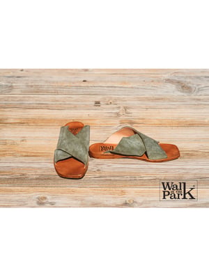 Walk in the Park D091 suède groene slipper van leer