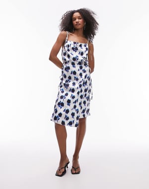 Topshop – Blå blommig midiklänning med fyrkantig halsringning och omlottknytning