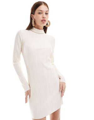 Vero Moda – Ecrufärgad plisserad miniklänning med hög halsringning
