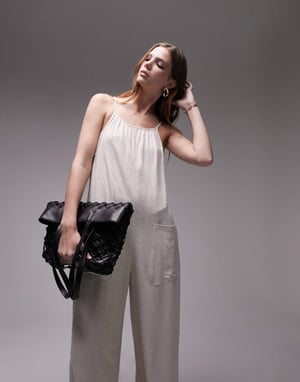Topshop – Havregrynsfärgad jumpsuit i linne med fickor
