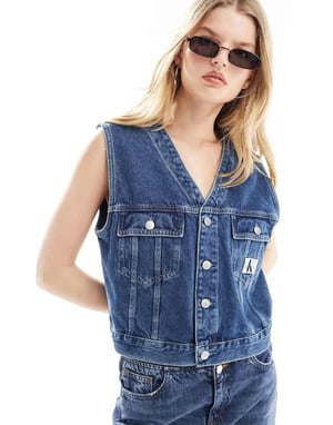 Calvin Klein Jeans – Mellantvättad denimlinne med märkeslogga