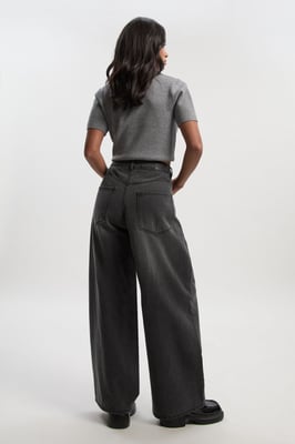 Petite Mid Waist Loose Fit Wide Leg Jean