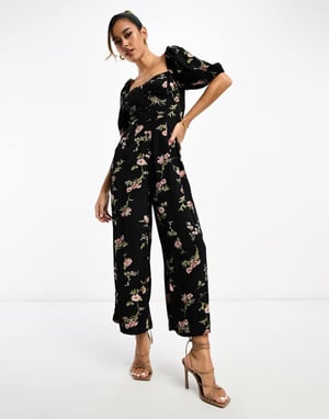 ASOS DESIGN – Blommig jumpsuit med mjölkpigor