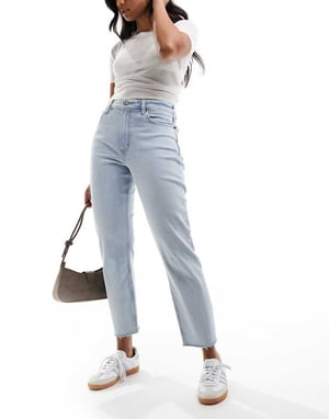 Abercrombie & Fitch – Curve Love – Ljusblå jeans med mom fit-mönster