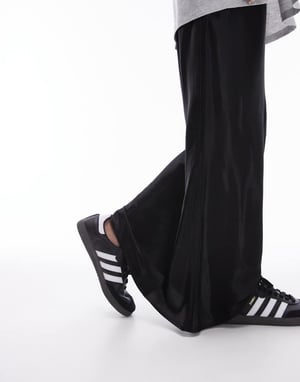 Topshop – Svart maxikjol i satin
