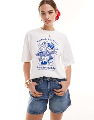 JJXX – Vit t-shirt med pastatryck på bröstet