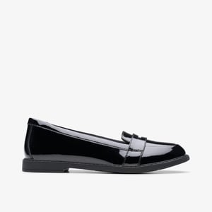 ScalaLoafer Y. Black Pat Shoes