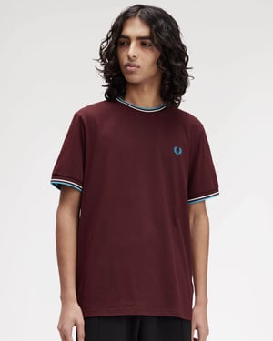 T-Shirt in Dark Red