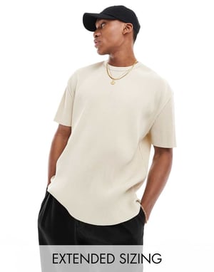 ASOS DESIGN – Beige plisserad t-shirt med avslappnad passform