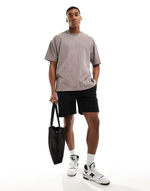 ASOS DESIGN – Tunn brun t-shirt med NYC-texttryck och kraftig oversized passform