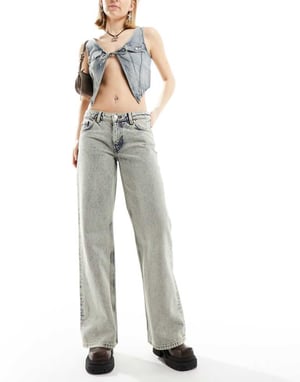 Monki Imoo lågmidjade jeans med bred passform i beige nyans