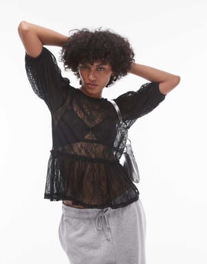 Topshop – Svart peplum-topp i spets