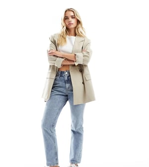 ASOS DESIGN – Petite – Ljusblå, raka jeans med medelhög midja