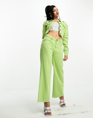 Fae – Limegröna jeans med låg midja och raka ben, del av set