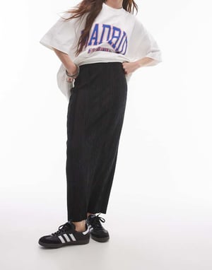 Topshop – Svart plisserad midikjol