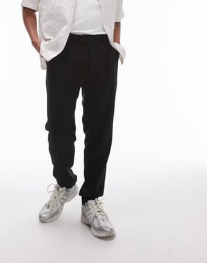 Topman – Svarta, eleganta texturerade byxor med avsmalnande ben