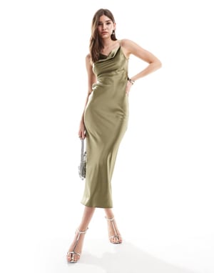 Miss Selfridge – Khakifärgad asymmetrisk maxiklänning i satin med kappa