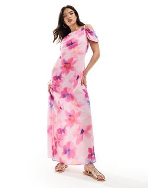 Vero Moda – Rosa blommig maxiklänning med bar axel