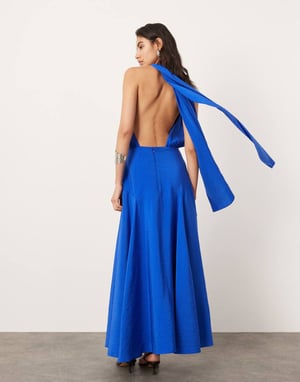 ASOS EDITION – Blå maxiklänning med halterneck och vid kjol