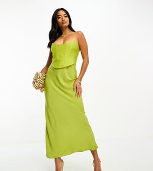 ASOS DESIGN Petite – Olivgrön maxiklänning i bandeau-tyg med kontrasterande tyg och korsettdetalj