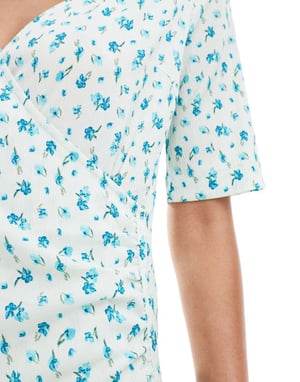 Vero Moda Tall – Ljusblå blommig miniklänning med omlott framtill