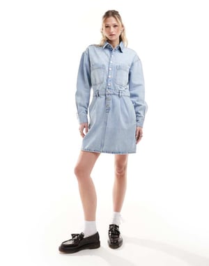 Dr Denim – Teegan – Ljusblå, sliten tvätt med långärmad minijeansklänning i avslappnad passform