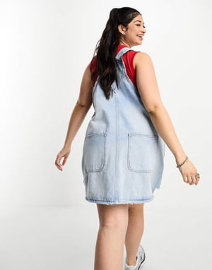 Dr Denim Plus – Blå miniklänning i denim med hängselbyxor