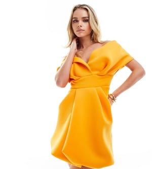 ASOS DESIGN Petite – Orange miniklänning med bar axel och bubblor i scuba-modell