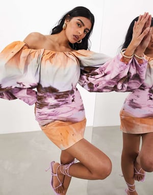 ASOS EDITION – Strukturerad miniklänning med bardotmönster och solnedgångsmönster