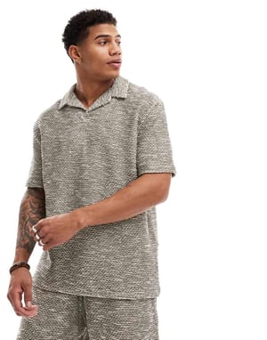 ASOS DESIGN – Avslappnad pikétröja i kakifärgad textur, del av set