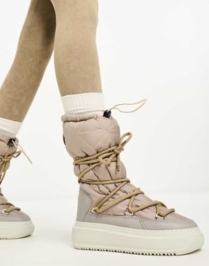 Pajar – Beige quiltade snöstövlar med mellanhög benlängd