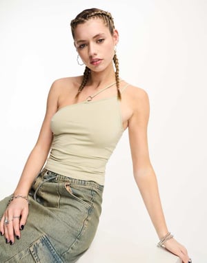 Weekday – Ring – Beigegrönt asymmetriskt linne med ringdetaljer