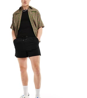 Reclaimed Vintage chino short in black