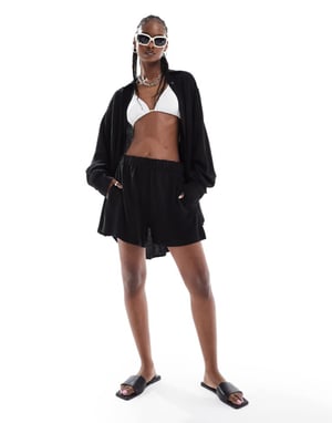 Weekday – Ava – Svarta shorts i linneblandning, del av set