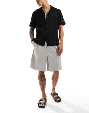 Weekday Uno – Beige melerade, skräddade shorts med lös passform